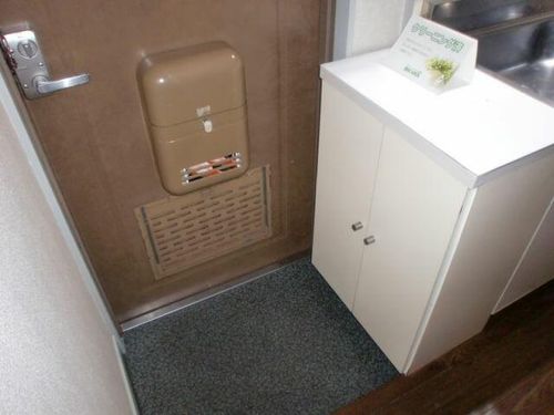 泉楽マンションの玄関