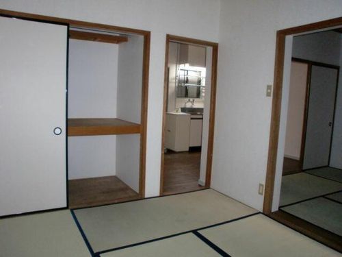 泉楽マンションの居間