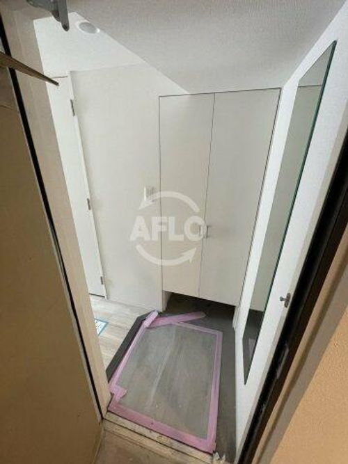 セレニテ福島アリアの玄関