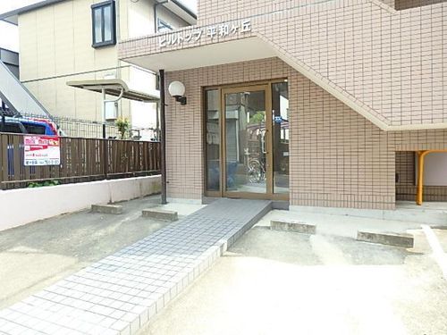 ヒルトップ平和ヶ丘の玄関