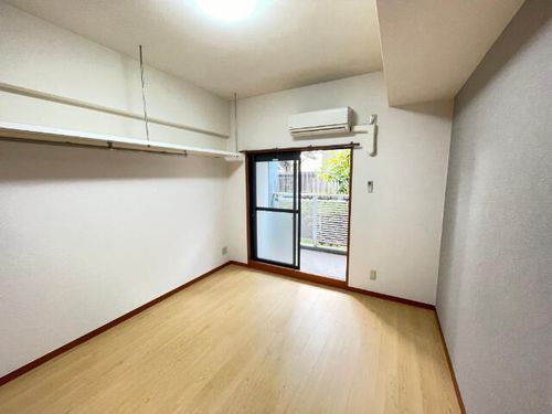 HAPPY FUN 八事石坂の居間