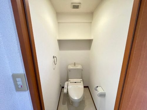 HAPPY FUN 八事石坂の内装