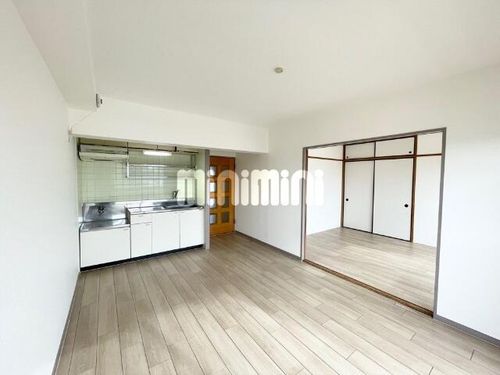 コーポイシカワの居間