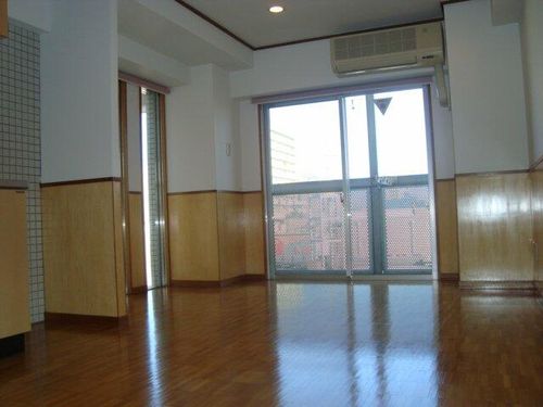 愛知県名古屋市昭和区紅梅町1丁目(マンション)の賃貸物件の居間