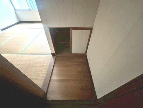 高見パンションの玄関
