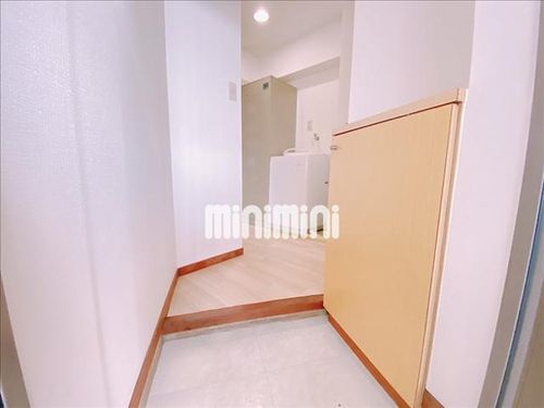 昭和マンション桜の玄関