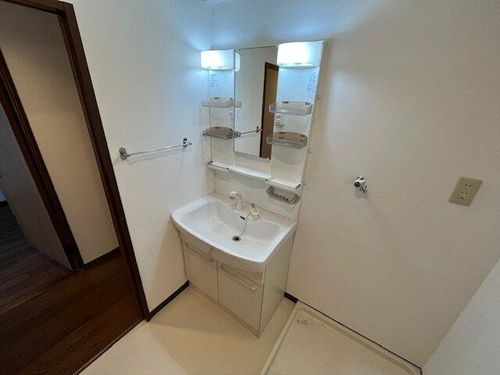 光明池サニーハイツの内装