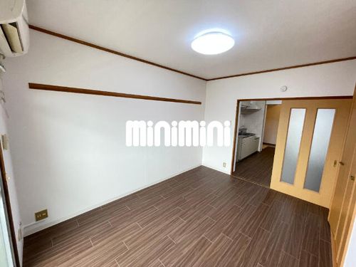 ハイツコスモスの居間