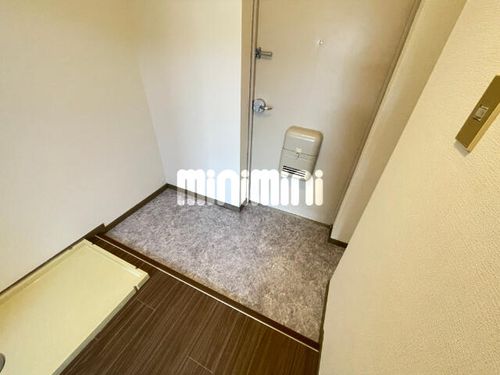 ハイツコスモスの玄関