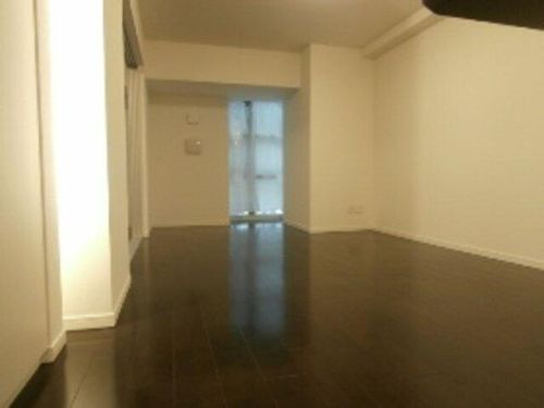 Y‘s Court東梅田の居間