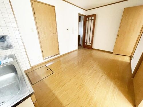 クレストール新城 Cの居間