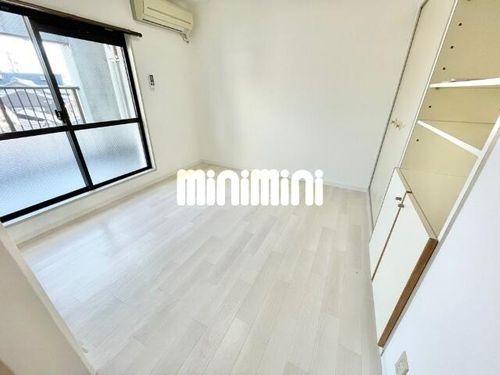 メゾン・ド・ミュールの居間