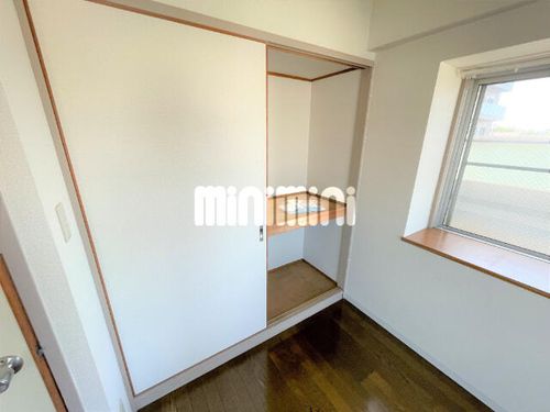 ワイズビルの内装