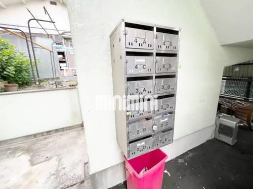 ワイズビルの玄関