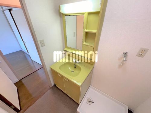 ワイズビルの内装