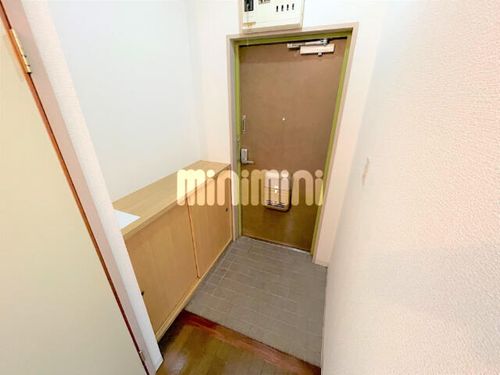 ワイズビルの玄関