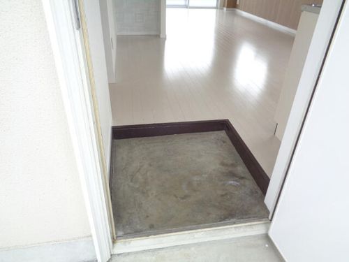 スカイハイツ桜ヶ丘の玄関