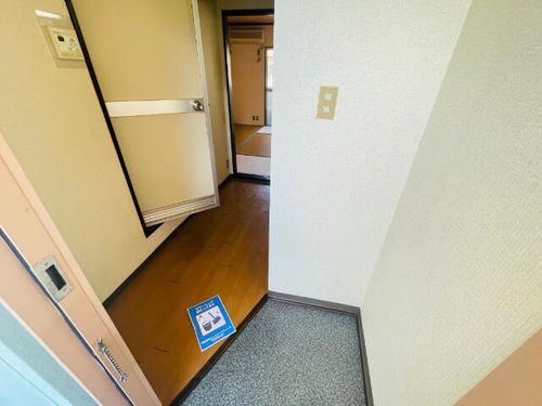 シャルムあおぎりA棟の玄関