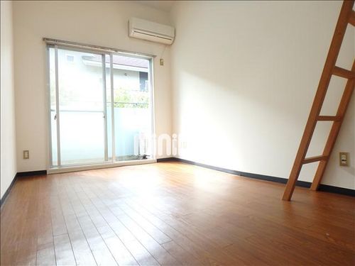 ラ・メゾンド・リラの居間