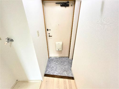 ウエスト ヴィレッジの玄関