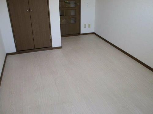 アーバンドエル豊岡の居間