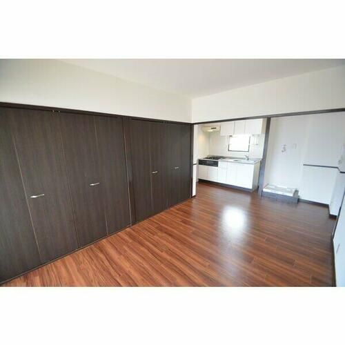 ピアネーズ桜の居間