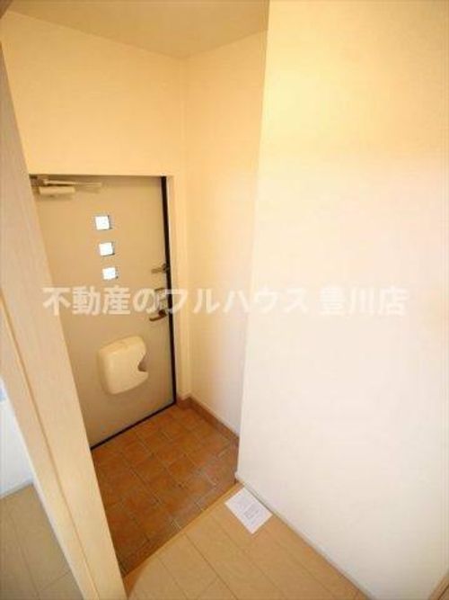 愛知県新城市豊栄(アパート)の賃貸物件の玄関