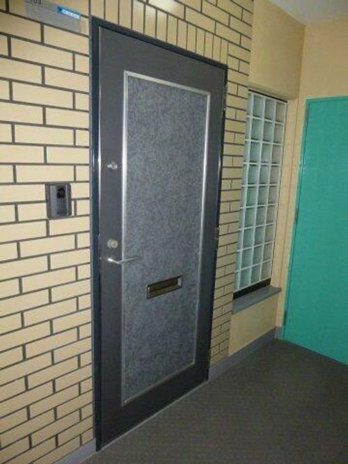 サンマリモ103の玄関