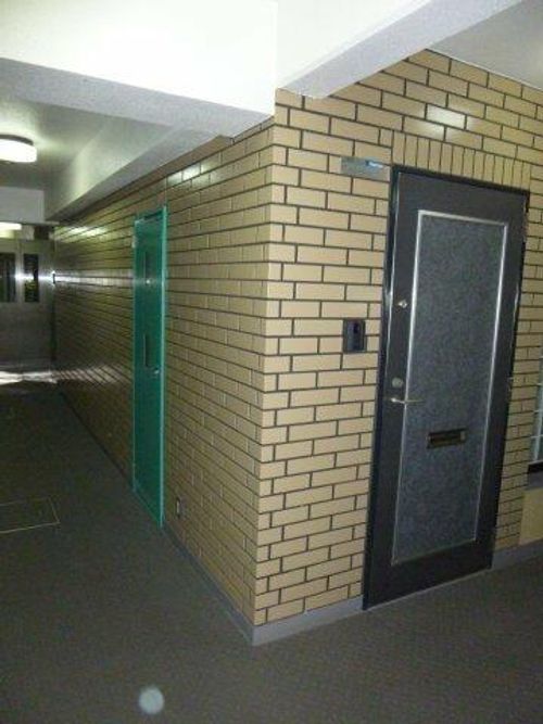 サンマリモ103の玄関