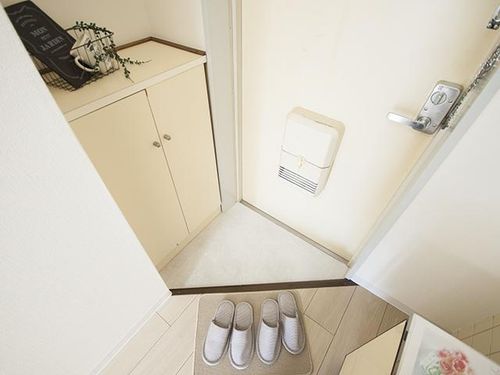 一久ハイツの玄関