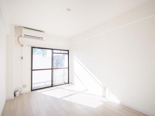 一久ハイツの居間