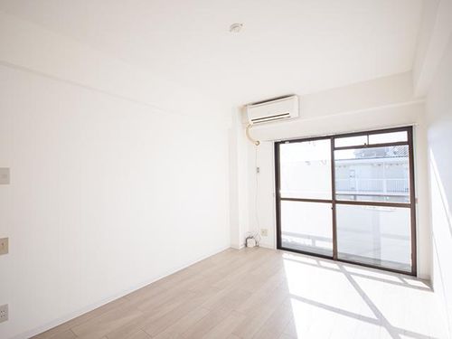 一久ハイツの居間