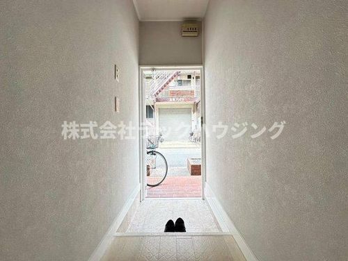 カルム柳町の玄関