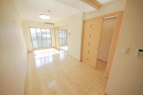 西舞子壱番館の居間