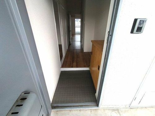 大阪府箕面市半町3丁目(マンション)の賃貸物件の玄関