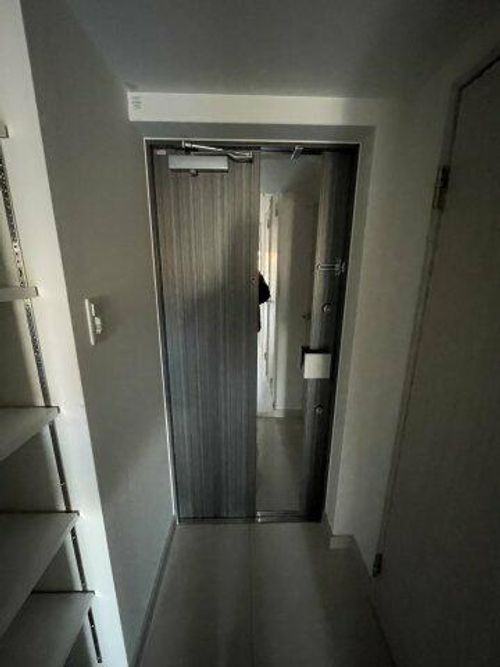 ラグゼナKADOMAの玄関