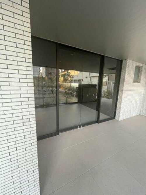 ラグゼナKADOMAの玄関