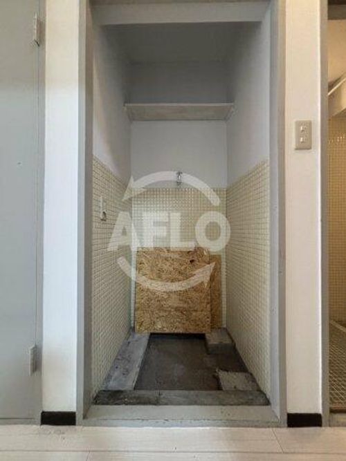 市岡グランドビルの玄関