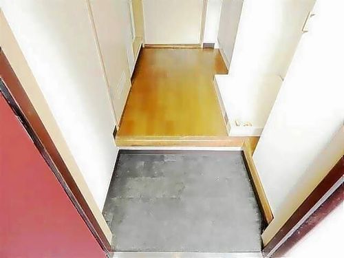 カレッジハイツ春日井の玄関
