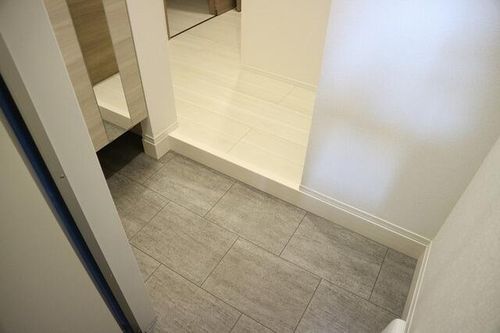 兵庫県西宮市日野町(アパート)の賃貸物件の玄関