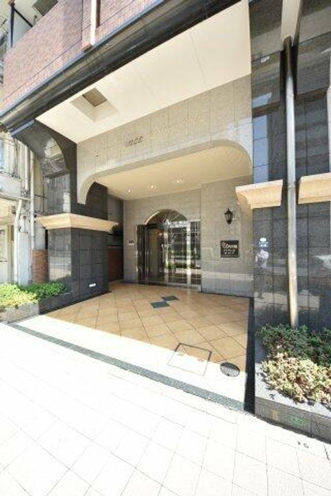 プレサンス新神戸の外観