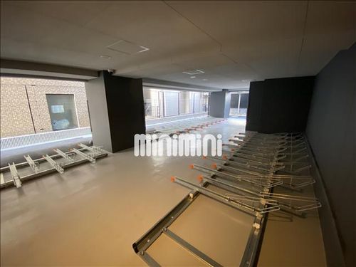 パークアクシス新栄の玄関