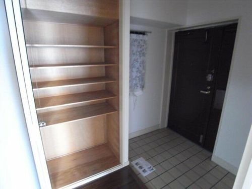 サンライズ長堀の玄関