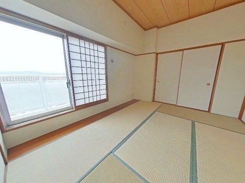 スコーレ川西畦野駅前の内装
