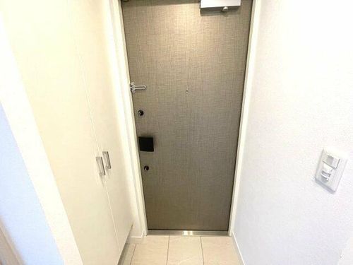 Dimus新大阪の玄関