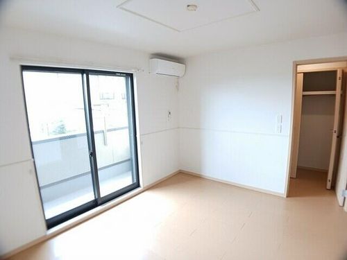 プラシード嵯峨 Ⅱの居間