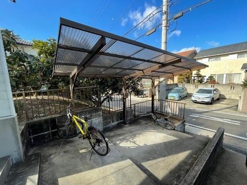 ハイム舞 B棟の玄関