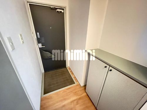 ビーライン岡田の玄関