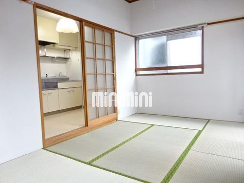 安藤ビルの居間