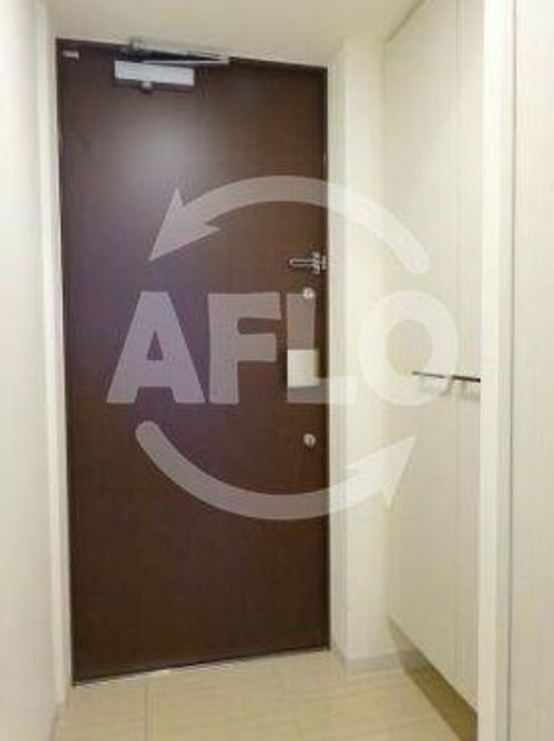 レジュールアッシュウエストレジスの玄関